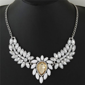 Shining Leaves and Flower Pendant Design Alloy Statement Necklace - Champagne
