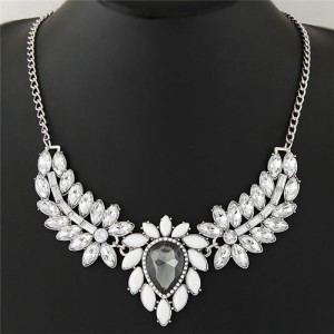 Shining Leaves and Flower Pendant Design Alloy Statement Necklace - Gray