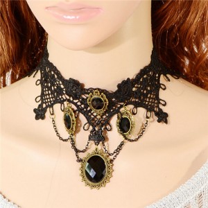 Gem Inlaid Gothic Fashion Hollow Lace Fashion Necklace - Black