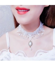 Royal Vintage Floral Pendant Tassel Design White Lace Fashion Necklace