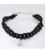 Rhinestone Decorated Vintage Design Lace Fashion Necklace