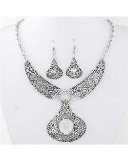 Artistic Hollow Floral Engraving Design Waterdrop Pendant Arch Fashion Necklace - Silver