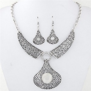 Artistic Hollow Floral Engraving Design Waterdrop Pendant Arch Fashion Necklace - Silver