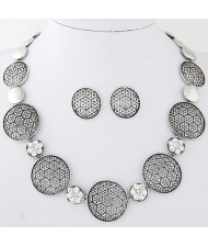 Snowflake Engraving Hollow Buttons Design Fashion Necklace - Silver