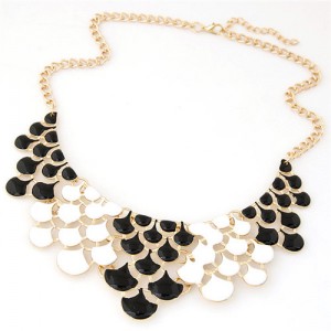 Spot-oil Glazed Fish Scales Fashion Costume Necklace - Black and White
