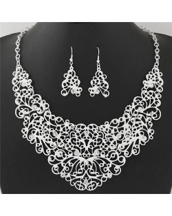 Rhinestone Deocrated Graceful Hollow Vines Design Chunky Fashion Necklace and Earrings Set - Silver