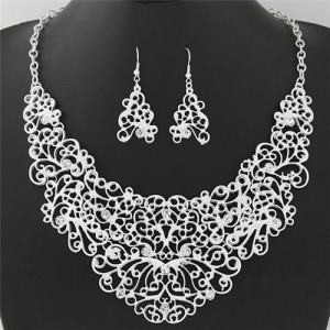Rhinestone Deocrated Graceful Hollow Vines Design Chunky Fashion Necklace and Earrings Set - Silver