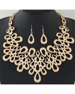 Artistic Waterdrops Cluster Design Chunky Fashion Necklace and Earrings Set - Golden