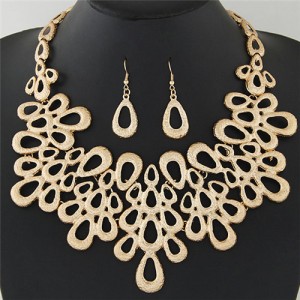 Artistic Waterdrops Cluster Design Chunky Fashion Necklace and Earrings Set - Golden