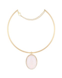Oval Resin Gem Pendant Golden Fashion Necklet
