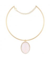 Oval Resin Gem Pendant Golden Fashion Necklet
