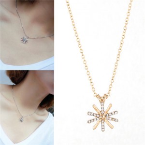 Rhinestone Inlaid Snowflake Pendant Korean Fashion Necklace - Golden