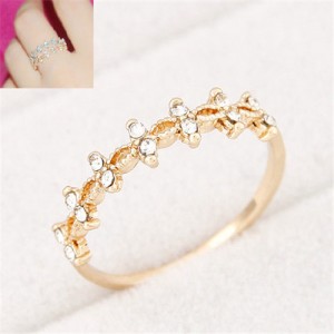 Czech Rhinestone Inlaid Sweet Tiny Flowers Design Fashion Ring - Golden