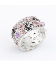 Rhinestone and Oil Spot Glazed Flowers Embellished Artistic Hollow Fashion Ring - Silver
