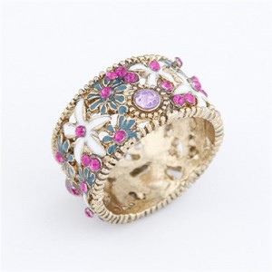 Rhinestone and Oil Spot Glazed Flowers Embellished Artistic Hollow Fashion Ring - Vintage Gold