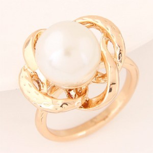 Pearl Inlaid Golden Flower Shape Fashion Ring