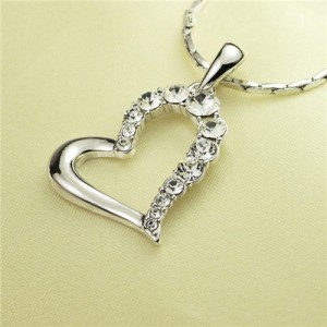 Rhinestone Embellished Artistic Romantic Heart Pendant Platinum Plated Necklace