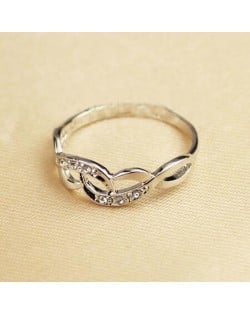 Rhinestone Inlaid Hollow Artistic Design 18K Platinum Plated Ring