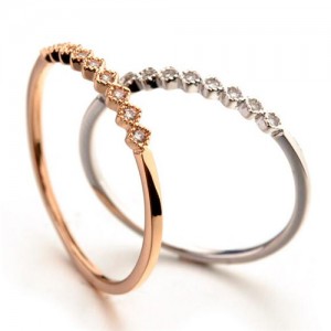 Rhombus Rhinestone Embellished Elegant Slim Style Rose Gold/ Platinum Ring