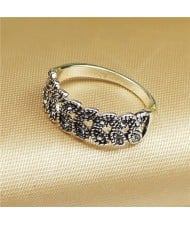 Rhinestone Embellished Leaves Fashion Platinum Plated Ring