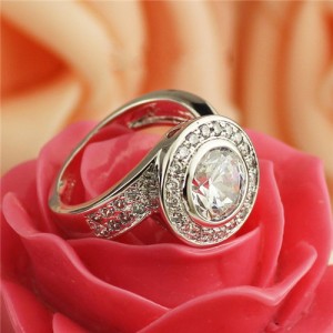 Rhinestone and Cubic Zirconia Inlaid Rould Fashion Platinum Plated Ring