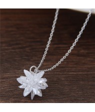 Dimensional Ice Flower Pendant Fashion Necklace - White