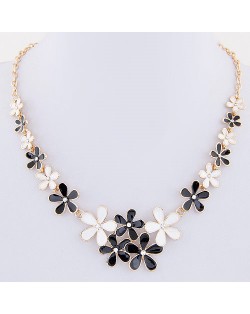 Oil Spot Glazed White and Black Contrast Color Sweet Flowers Alloy Costume Necklace