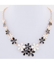 Oil Spot Glazed White and Black Contrast Color Sweet Flowers Alloy Costume Necklace