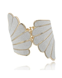 Angle Wings Dull Polish Texture Fashion Bangle - Golden