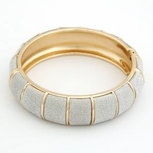 Graceful Dull Polish Texture Joints Fashion Bangle - Golden