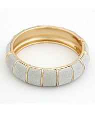Graceful Dull Polish Texture Joints Fashion Bangle - Golden