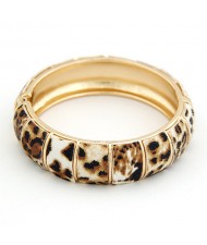 Graceful Dull Polish Texture Joints Fashion Bangle - Leopard