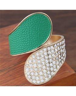 Rhinestone Inlaid Waterdrops and Dull Polish Texture Combo Design Fashion Bangle - Green