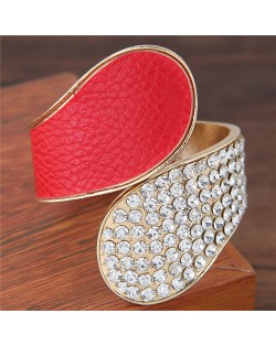 Rhinestone Inlaid Waterdrops and Dull Polish Texture Combo Design Fashion Bangle - Red