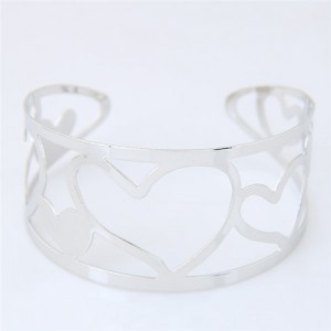 Hearts Theme Hollow-out Fashion Alloy Bangle - Silver
