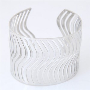 Waves Pattern Hollow-out Fashion Alloy Bangle - Silver