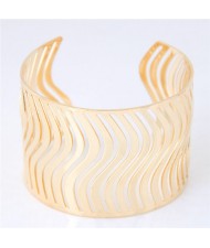Waves Pattern Hollow-out Fashion Alloy Bangle - Golden