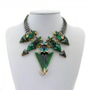 High Fashion Gems Combined Floral Style Chunky Chain Costume Necklace - Green