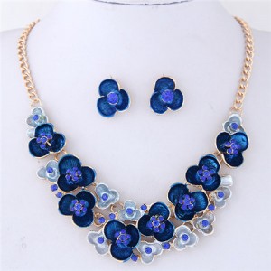 Prosperious Flowers Cluster Design Fashion Statement Necklace and Earrings Set - Blue