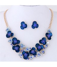 Prosperious Flowers Cluster Design Fashion Statement Necklace and Earrings Set - Blue