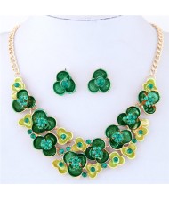 Prosperious Flowers Cluster Design Fashion Statement Necklace and Earrings Set - Green