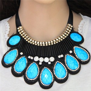 Bohemian Fashion Resin Gems Inlaid Waterdrops Design Chunky Costume Necklace - Sky Blue