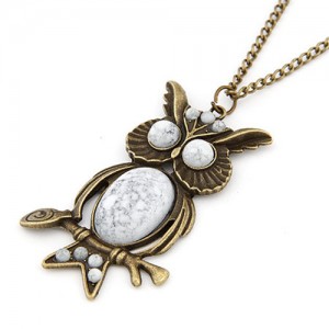 Gem Embellished Vintage Night Owl Pendant Fashion Necklace - White