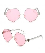 4 Colors Available Irregular Shape Spectacle Lens with Hands Held Frame Design Fashion Sunglasses