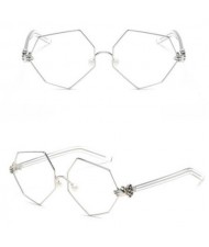 4 Colors Available Irregular Shape Spectacle Lens with Hands Held Frame Design Fashion Sunglasses