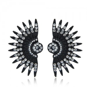 Shining Rhinestone Embellished Fan-shaped Floral Design Fashion Stud Earrings - Black