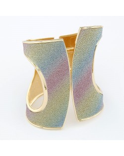 Hollow Style High Fashion Fan-shape Design Dull Polished Texture Wide Golden Costume Bangle - Gradient Color