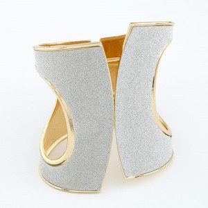 Hollow Style High Fashion Fan-shape Design Dull Polished Texture Wide Golden Costume Bangle