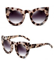 8 Colors Available Bold Frame Super Cool Cat Eye Shape High Fashion Sunglasses