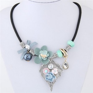 Delicate Flowers on the Leaf Design Fashion Statement Necklace - Blue